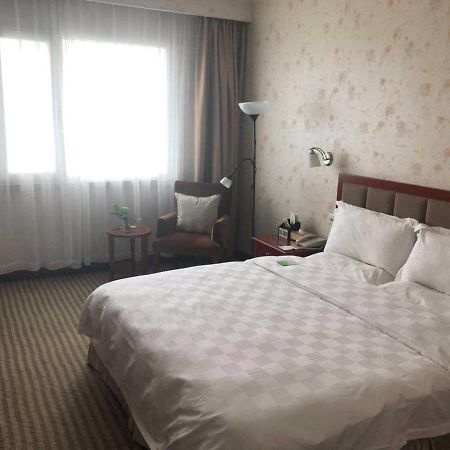 Jingbin Hotel Beijing Exterior photo